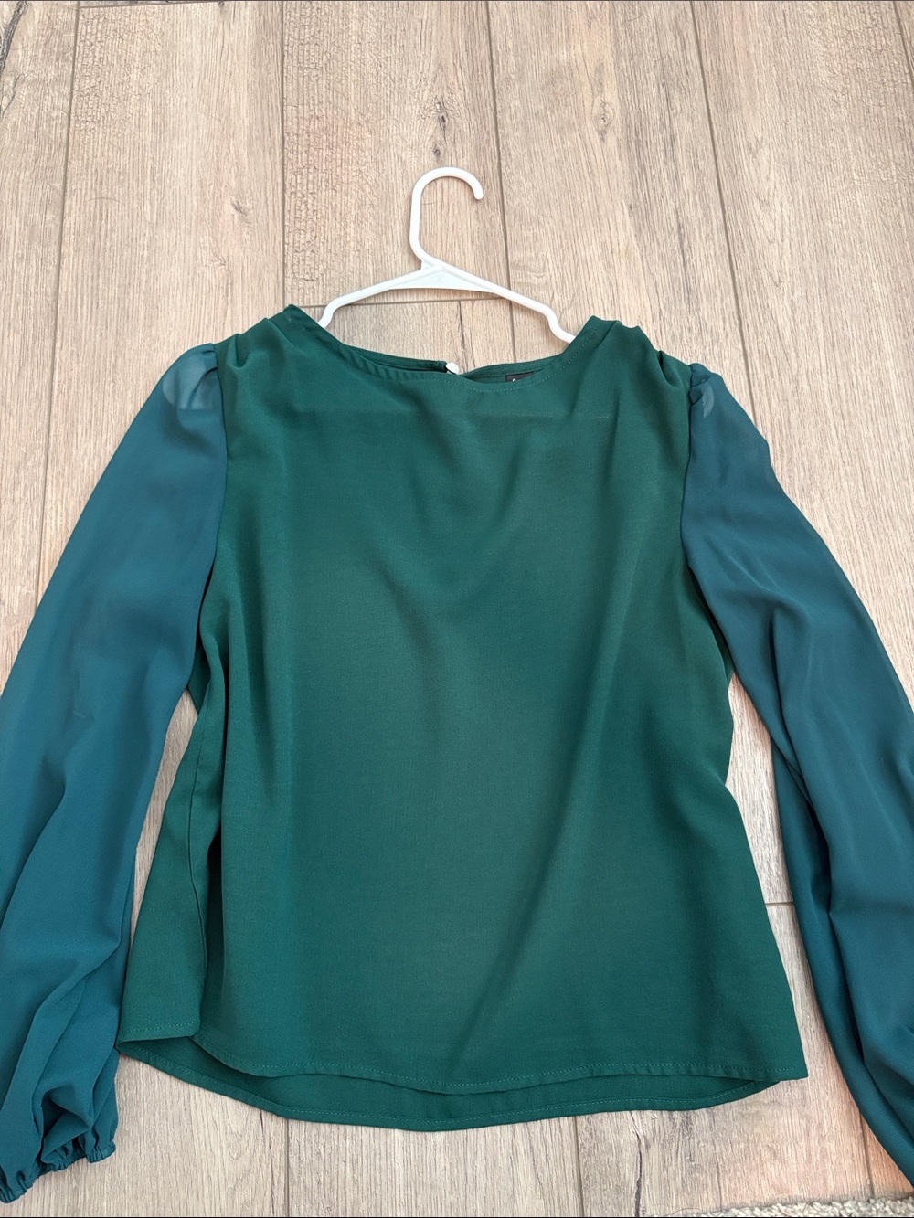 Women's Green Long-Sleeve Blouse